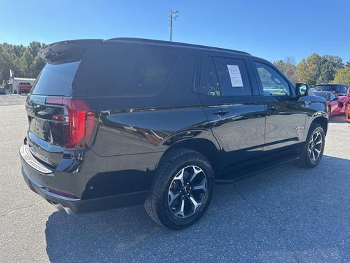 2025 GMC Yukon 4WD AT4