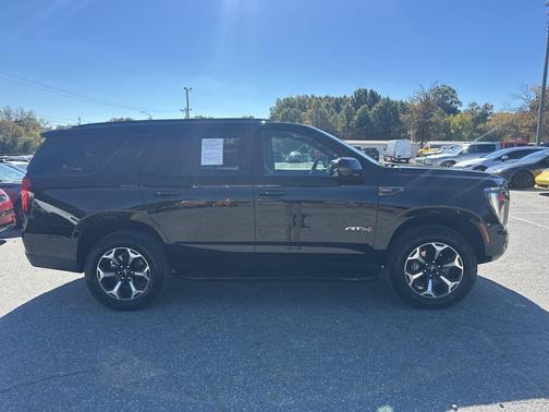 2025 GMC Yukon 4WD AT4