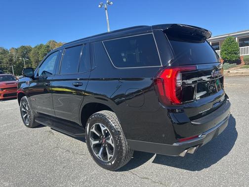 2025 GMC Yukon 4WD AT4