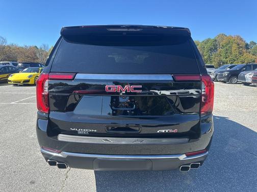 2025 GMC Yukon 4WD AT4