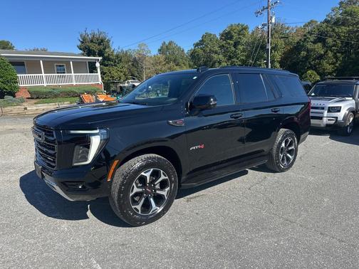 2025 GMC Yukon 4WD AT4