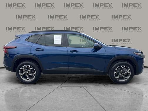 Blue Glow Metallic 2024 Chevrolet Trax LT