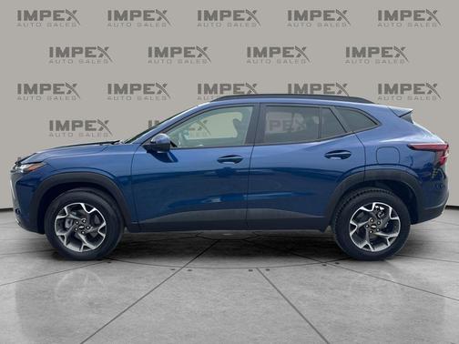 Blue Glow Metallic 2024 Chevrolet Trax LT