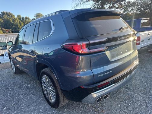 2025 GMC Acadia Denali