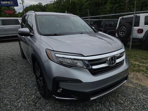 Lunar Silver Metallic 2021 Honda Pilot AWD Elite