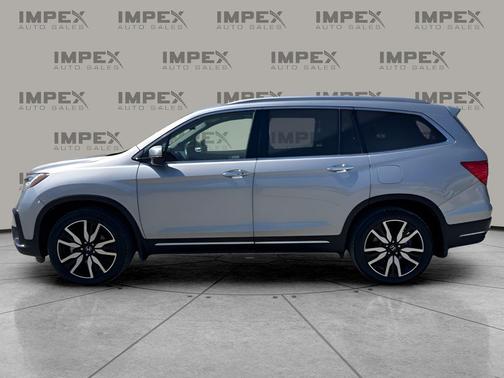 Lunar Silver Metallic 2021 Honda Pilot AWD Elite