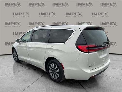 2021 Chrysler Pacifica Touring L