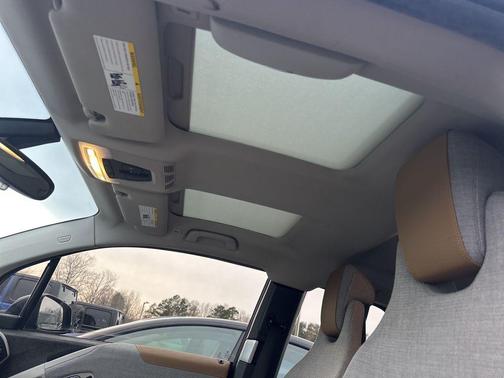 2017 BMW i3 94 Ah w/Range Extender