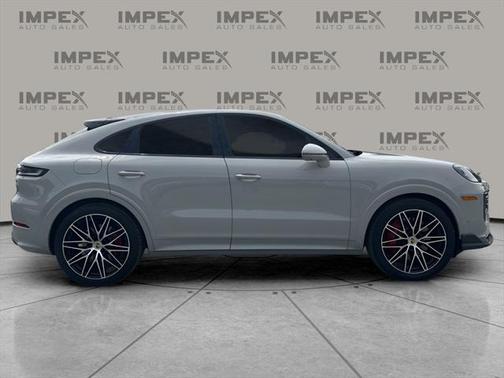 2024 Porsche Cayenne S