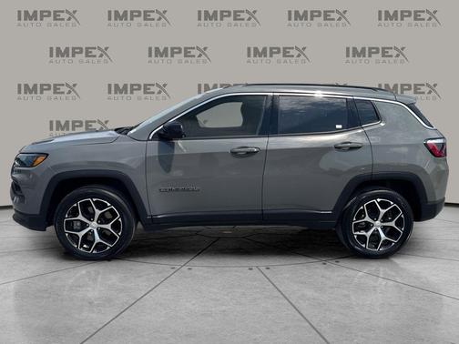 Sting-Gray Clearcoat 2024 Jeep Compass Latitude