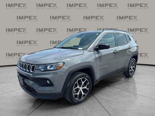 Sting-Gray Clearcoat 2024 Jeep Compass Latitude