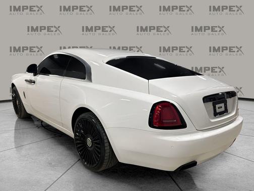 English White 2016 Rolls-Royce Wraith