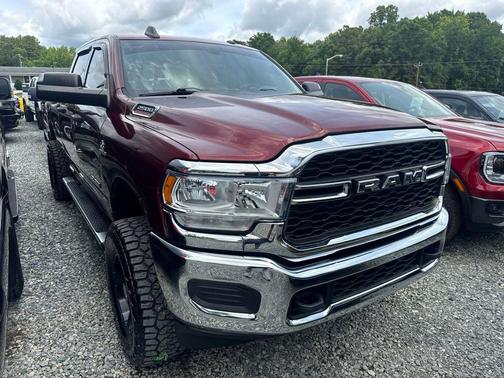 Delmonico Red Pearlcoat 2022 RAM 2500 Tradesman Crew Cab 4x4 6'4' Box
