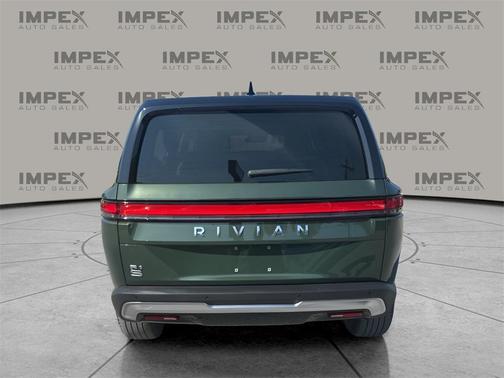 2025 Rivian R1S Adventure