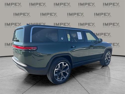 2025 Rivian R1S Adventure