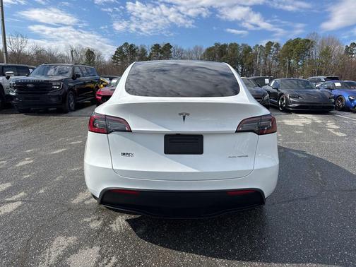 2024 Tesla Model Y Long Range Dual Motor All-Wheel Drive