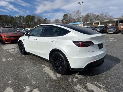 2024 Tesla Model Y Long Range Dual Motor All-Wheel Drive