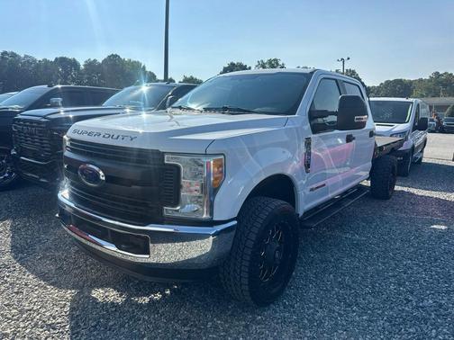 Oxford White 2017 Ford F-250 XL