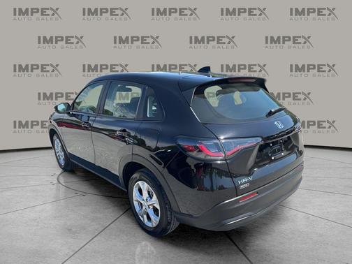 Crystal Black Pearl 2025 Honda HR-V LX