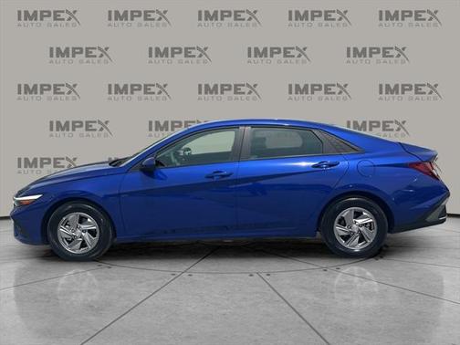 2025 Hyundai ELANTRA SE