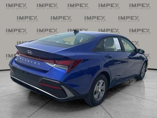 2025 Hyundai ELANTRA SE