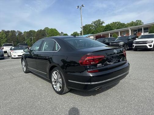 2017 Volkswagen Passat 1.8T SE w/Technology