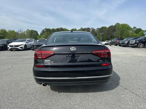 2017 Volkswagen Passat 1.8T SE w/Technology