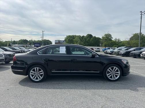 2017 Volkswagen Passat 1.8T SE w/Technology