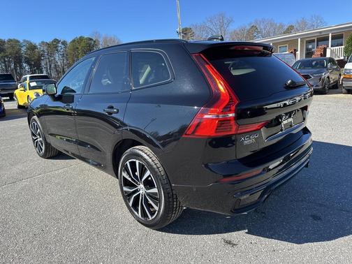 2025 Volvo XC60 B5 Plus