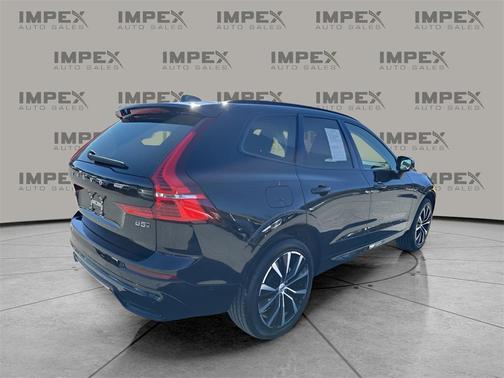 2025 Volvo XC60 B5 Plus