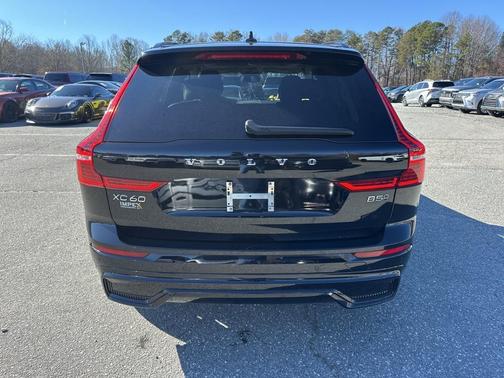 2025 Volvo XC60 B5 Plus