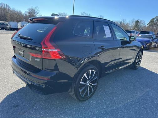 2025 Volvo XC60 B5 Plus