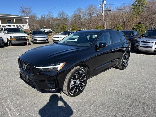 2025 Volvo XC60 B5 Plus