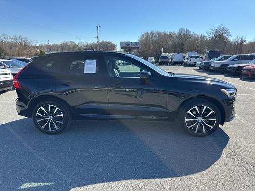 2025 Volvo XC60 B5 Plus