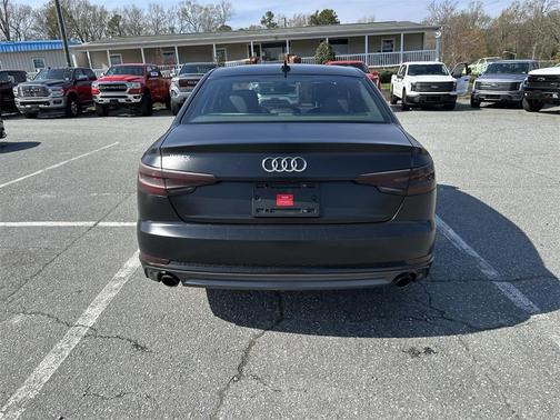 Photo 4 of 36 of 2018 Audi A4 2.0T Premium Plus