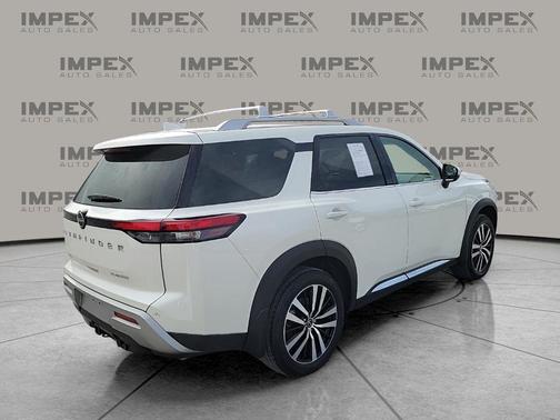 2024 Nissan Pathfinder Platinum FWD