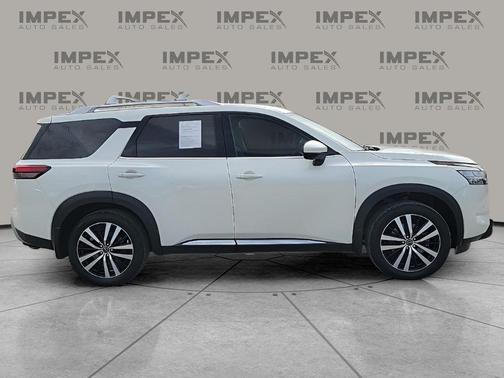 2024 Nissan Pathfinder Platinum FWD