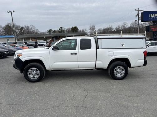 2022 Toyota Tacoma SR