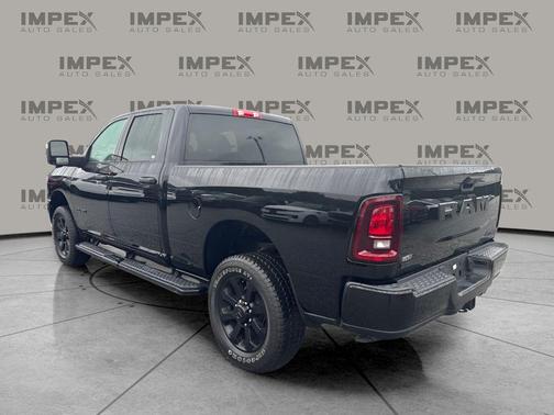 Diamond Black Crystal Pearlcoat 2025 RAM 2500 Big Horn Crew Cab 4x4 6'4' Box