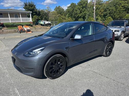 2022 Tesla Model Y Long Range Dual Motor All-Wheel Drive