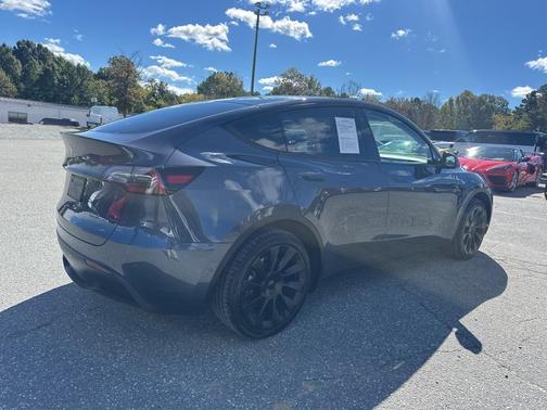 2022 Tesla Model Y Long Range Dual Motor All-Wheel Drive