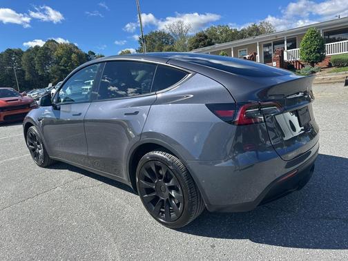 2022 Tesla Model Y Long Range Dual Motor All-Wheel Drive