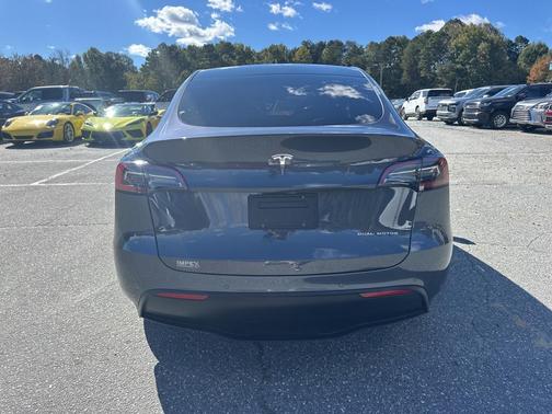 2022 Tesla Model Y Long Range Dual Motor All-Wheel Drive