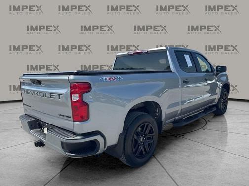 Sterling Grey Metallic 2024 Chevrolet Silverado 1500 Custom
