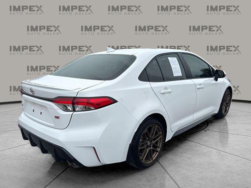 Ice Cap 2024 Toyota Corolla SE