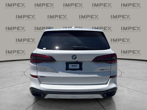 Mineral White Metallic 2023 BMW X5 PHEV xDrive45e