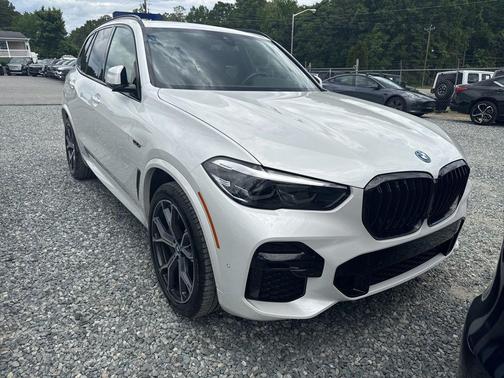 Mineral White Metallic 2023 BMW X5 PHEV xDrive45e