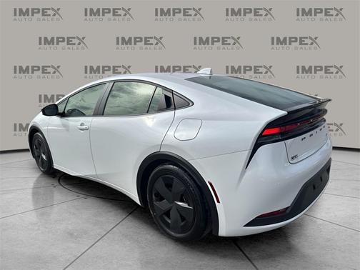 2025 Toyota Prius LE