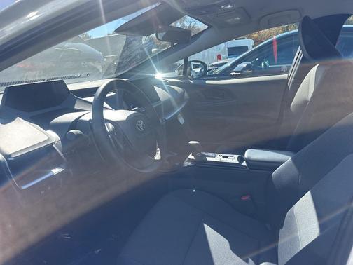 2025 Toyota Prius LE