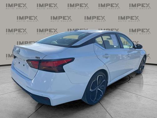 2025 Nissan Altima SR FWD